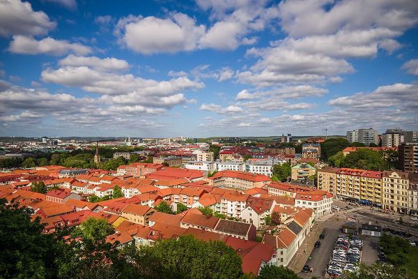 Bibikow, Walter 아티스트의 Sweden-Vastragotland and Bohuslan-Gothenburg-high angle city view from the Skansparken-late afterno작품입니다.